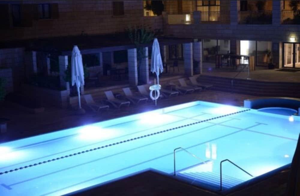 Andromeda Hill Apartments And Spa Tel Aviv Exterior foto