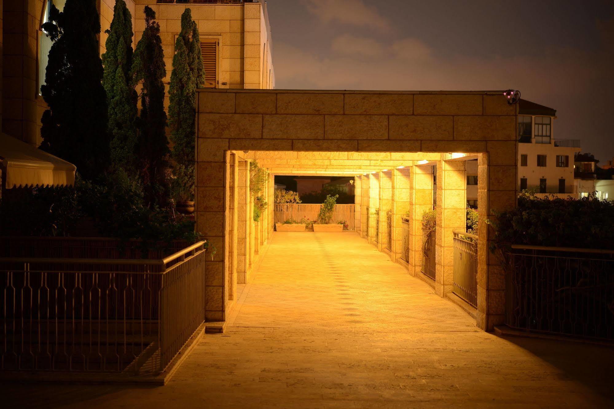 Andromeda Hill Apartments And Spa Tel Aviv Exterior foto