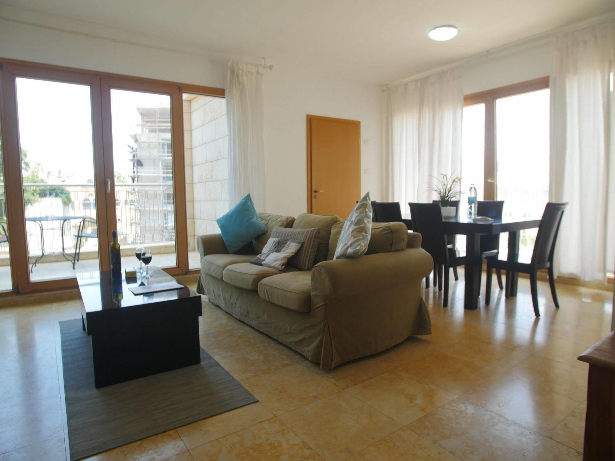 Andromeda Hill Apartments And Spa Tel Aviv Exterior foto
